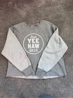 League Drink Yee Haw Beer cropped crewneck